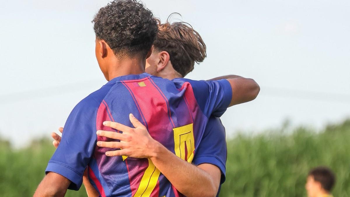 Shane Kluivert anotó el 2-0 contra el Olot