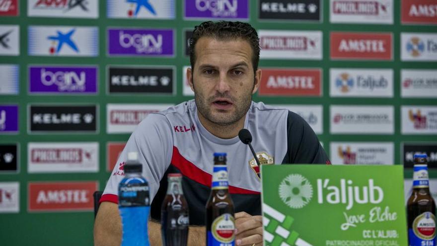 Rubén Baraja, técnico del Elche, en la sala  de Prensa del Martínez Valero