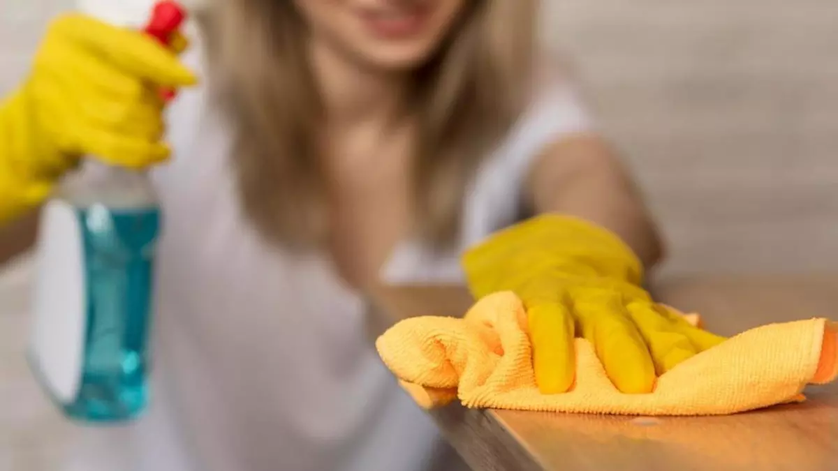 El truco mágico para decir adiós al polvo de todos los muebles de casa