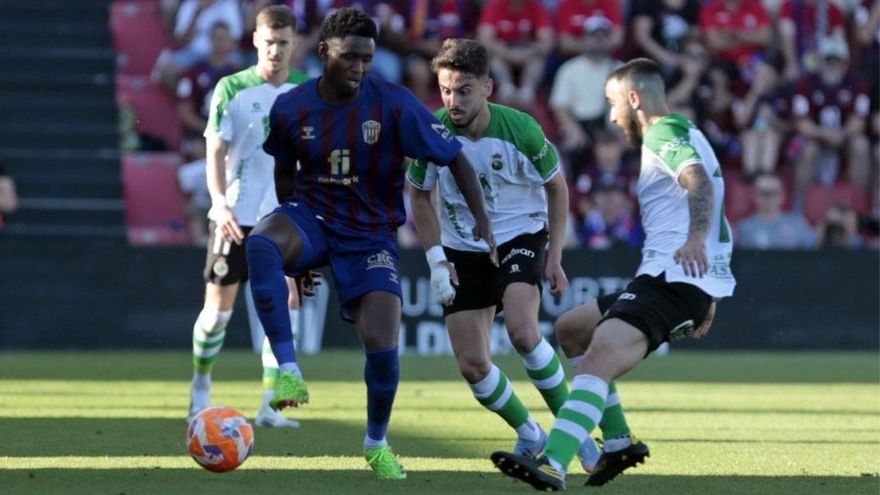 Resumen, goles y highlights del Eldense 3-3 Racing de Santander de la jornada 41 de LaLiga Hypermotion