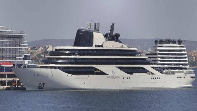 Die "Four Seasons I" im Hafen von Palma.