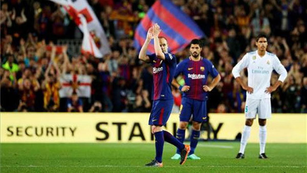 LALIGA | FC Barcelona - Real Madrid (2-2): Iniesta fue ovacionado tras ser relevado en su último Clásico