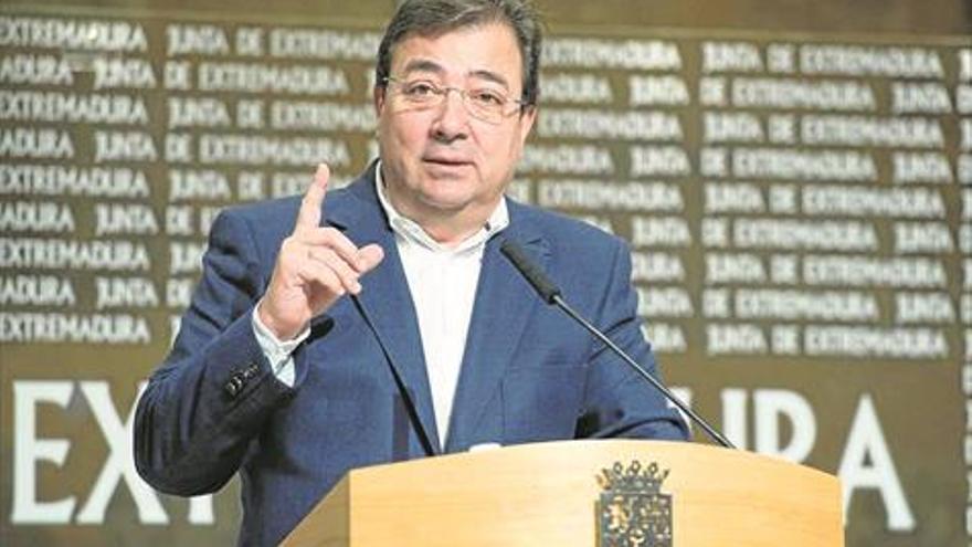 Vara destaca el pago de facturas y la ley de exclusión en un año «difícil» para Extremadura