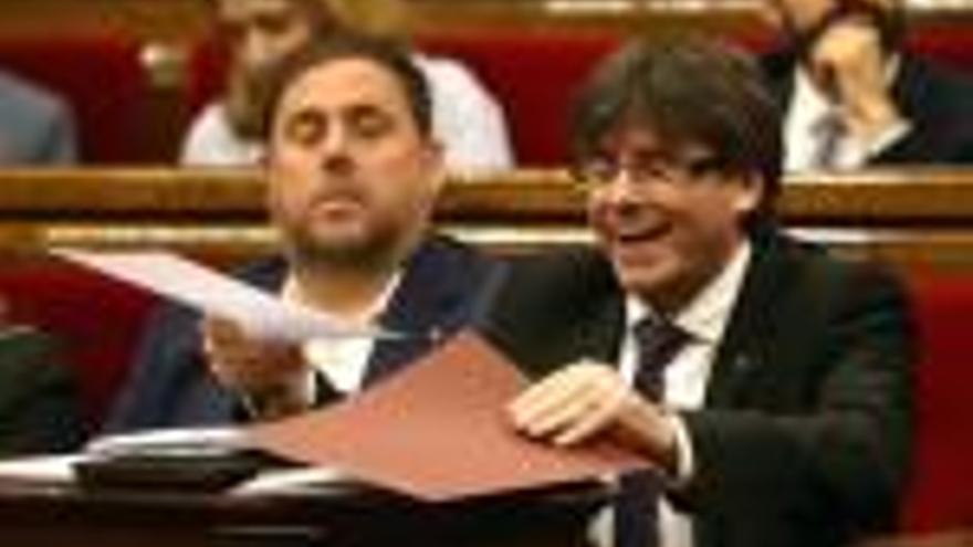 El president de la Generalitat, Carles Puigdemont, durant la sessió de control de dimecres.