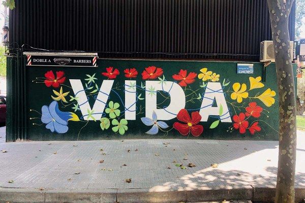 Un mural en el barrio de Sant Ildefons, en Cornellà.