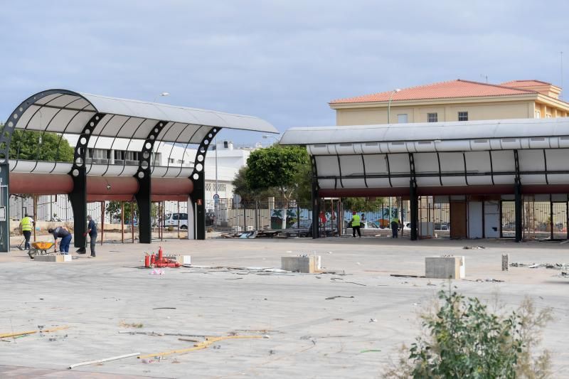 Estado de abandono del antiguo mercado de los sabores de Vecindario