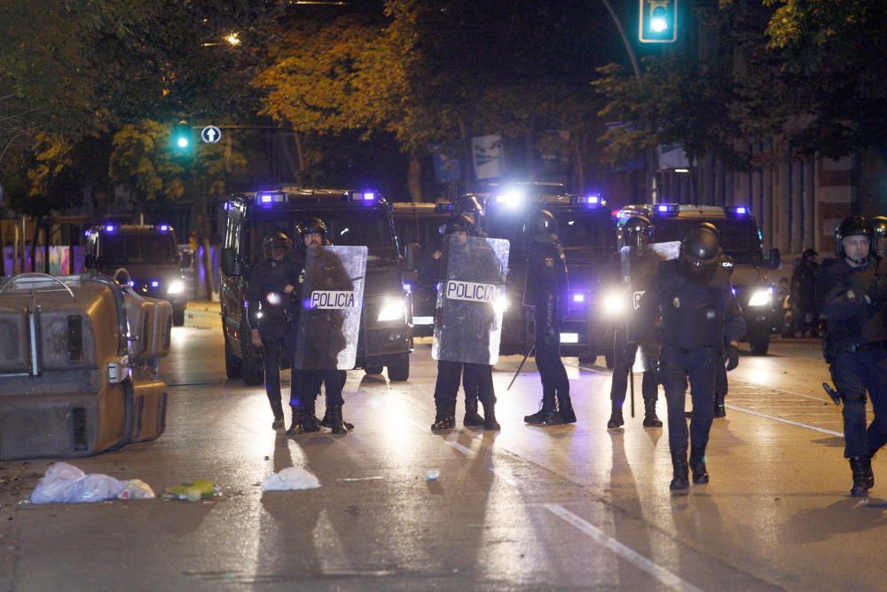 Galeria de fotos: Enfrontaments a Girona entre manifestants i policia