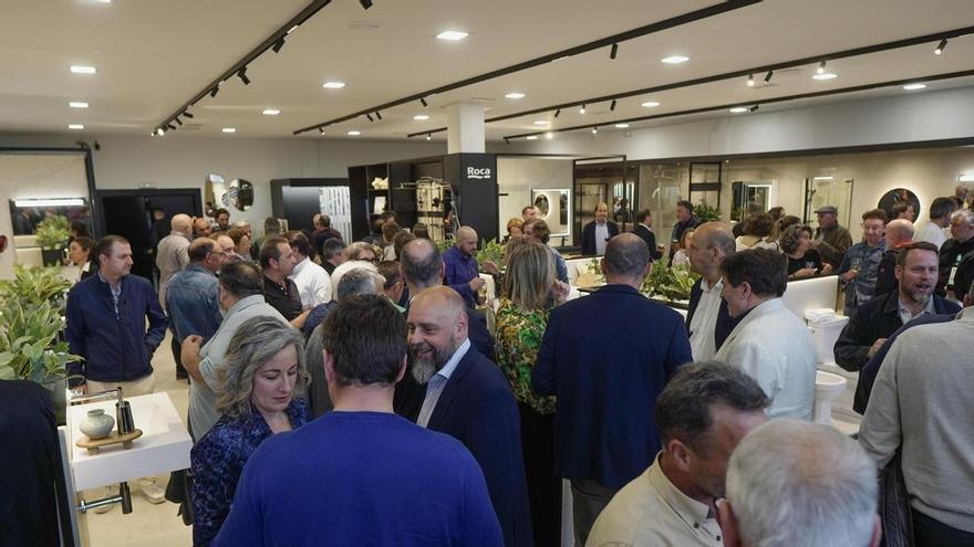 Arias Nadela inaugura su tienda en Pocomaco tras su reforma