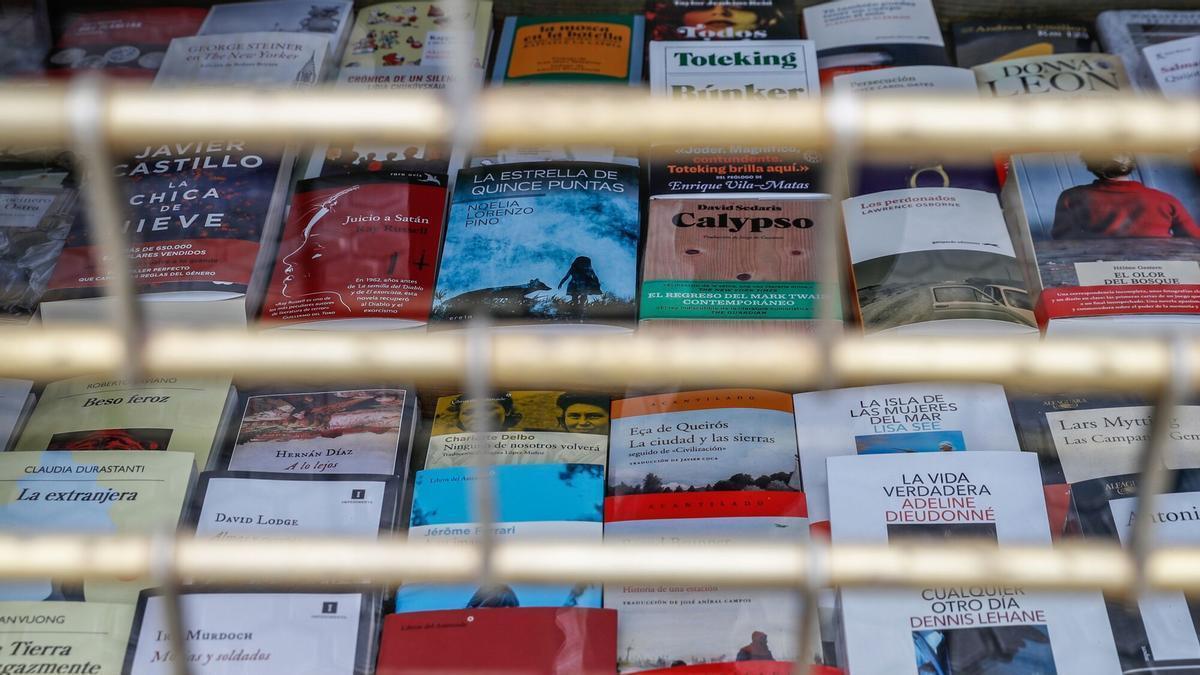Vista de una librería cerrada.