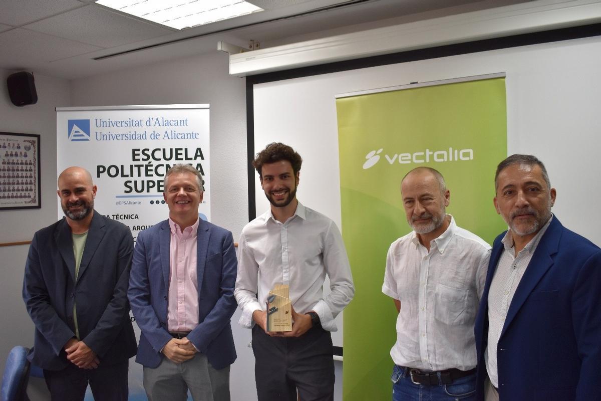 Primer premio en la categoría fin de grado