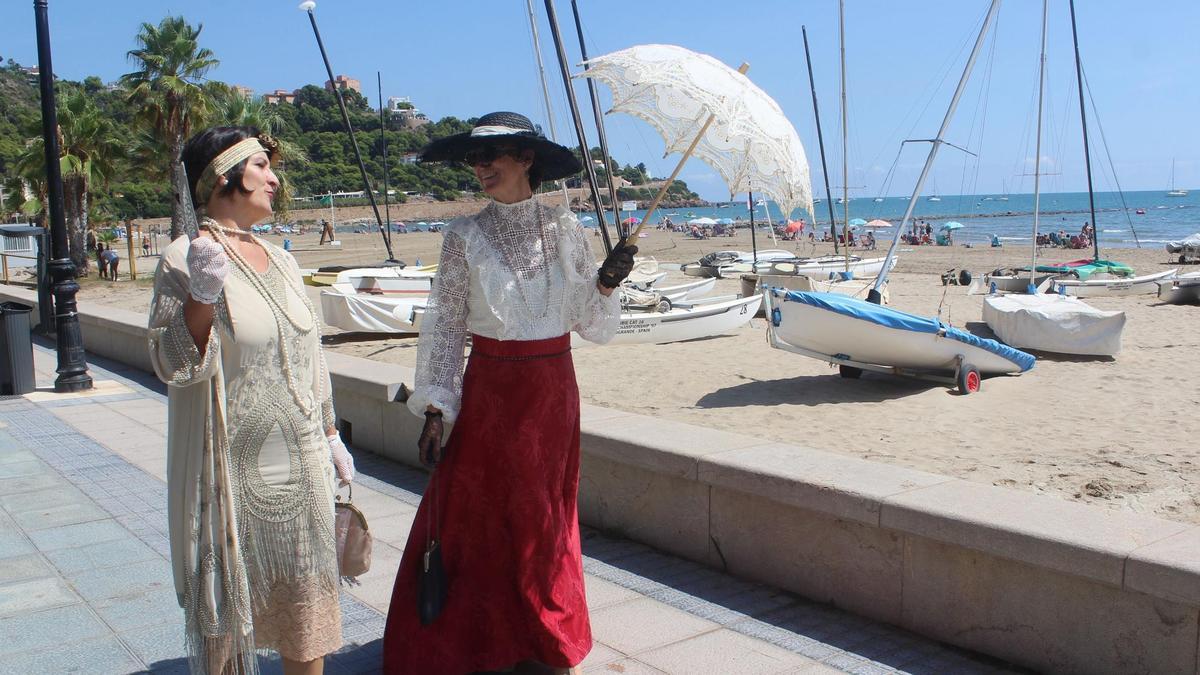 Toda la programación de la recreación histórica de la Belle Époque tiene lugar en el paseo marítimo Pilar Coloma, en la Ruta de las Villas, hasta este domingo.