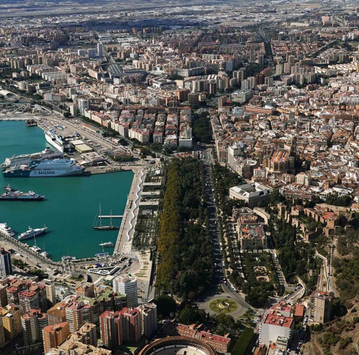 Una vista aérea de Málaga capital. | ÁLEX ZEA