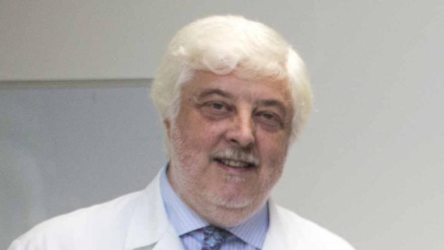 El doctor Andrés Íñiguez.
