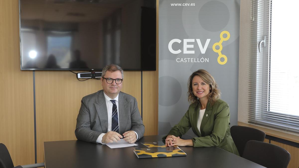 La alcaldesa de Castelló, Begoña Carrasco, se reunió con el presidente de CEV Castellón, Luis Martí.