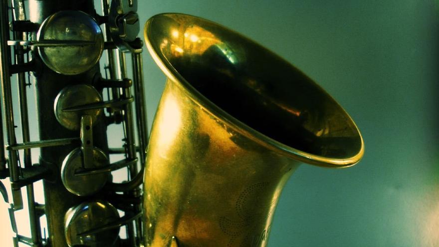 Detenidos en Elche por robar un saxofón de 2.000 euros para venderlo en una tienda de segunda mano