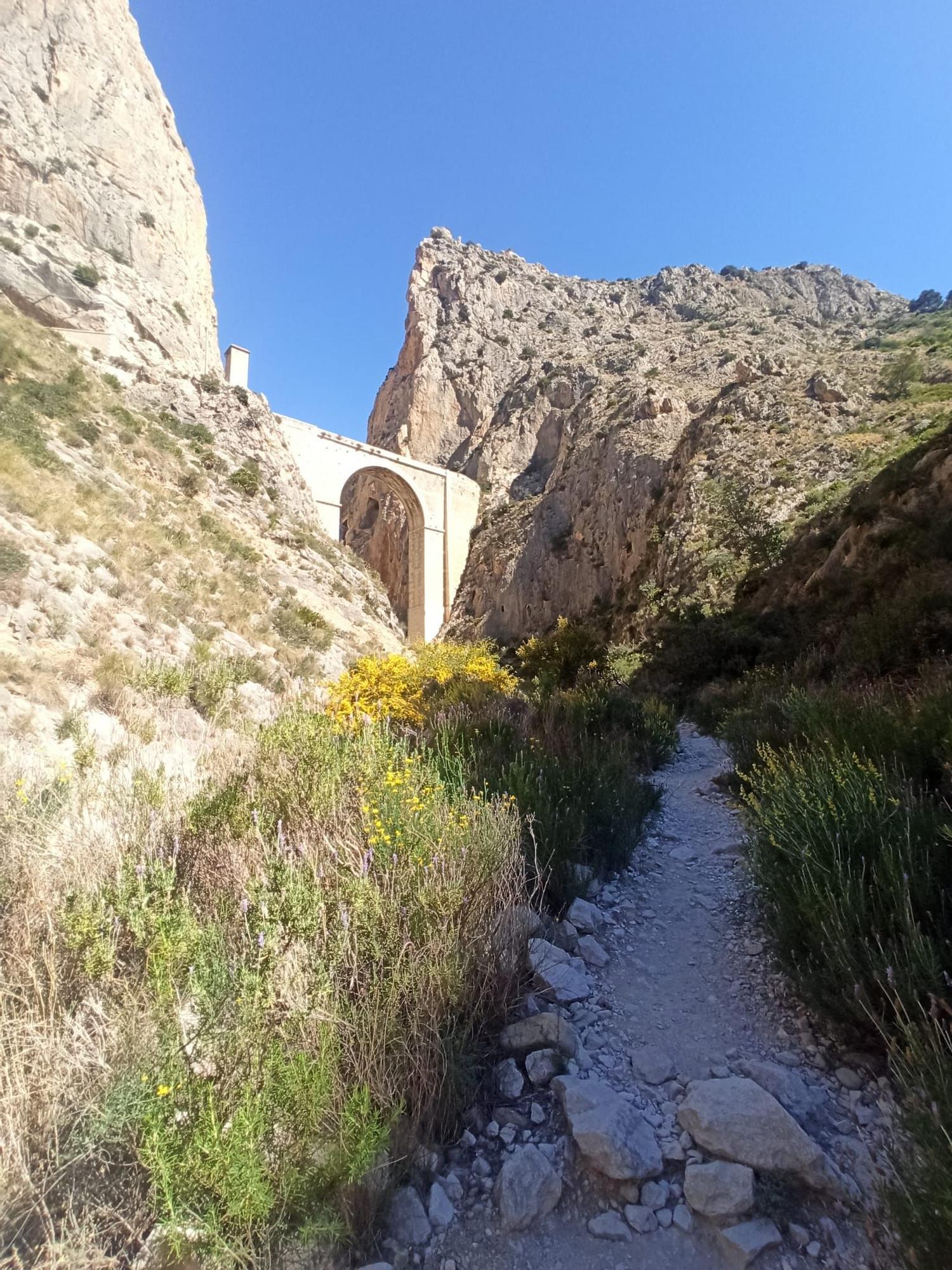 Ruta por el cañón del Mascarat.