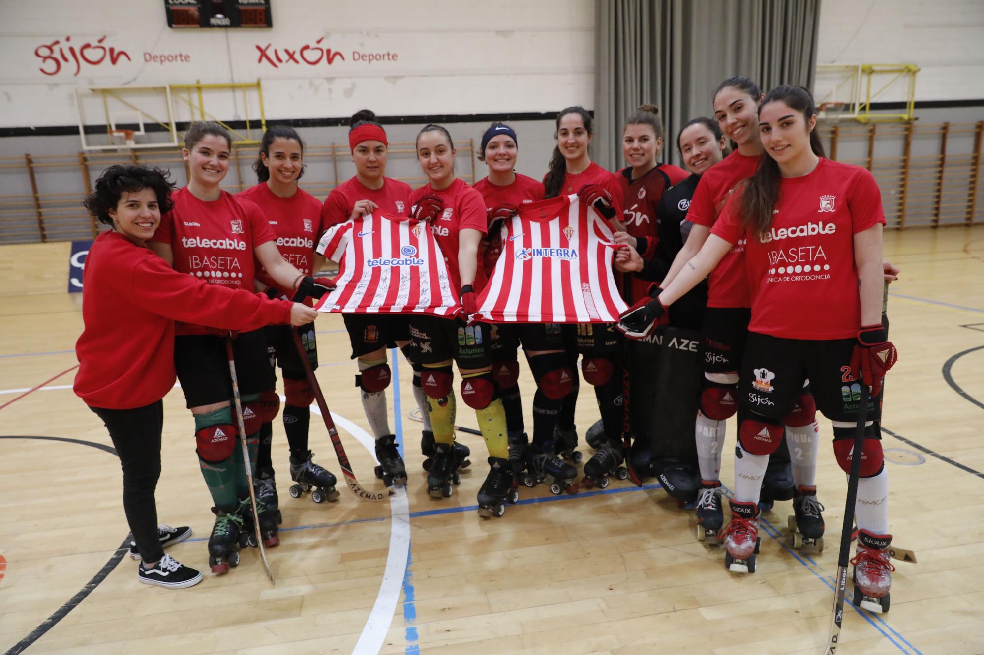 EN IMÁGENES: Jugadoras del equipo de hockey de Telecable en el pabellón de Mata-Jove