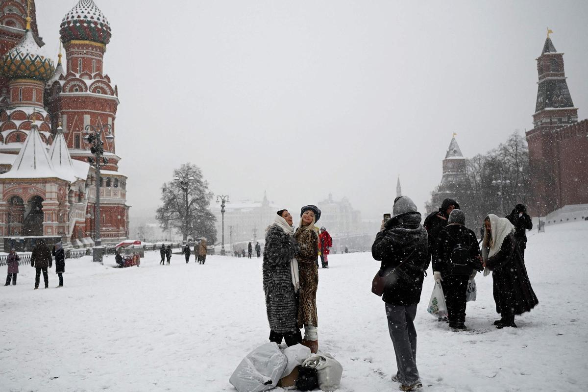 Moscú vive la mayor nevada en 150 años