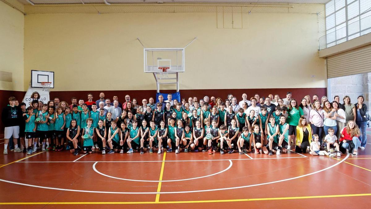 El CB Salesianos conquista el minibasket gallego.
