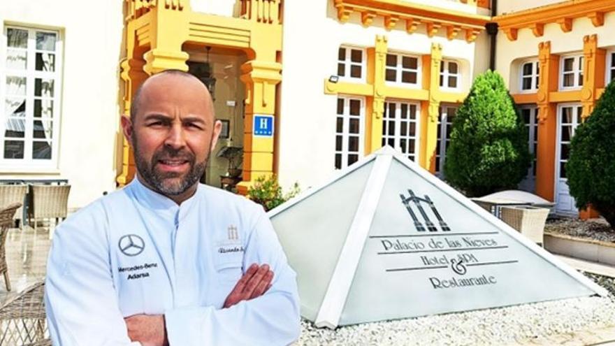 El chef con &quot;estrella&quot; Ricardo Sotres, al frente de la cocina del Palacio de las Nieves de Langreo