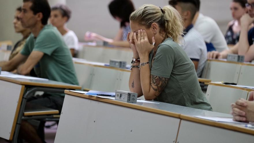 Entre los nervios y la confianza: las oposiciones a maestro en Málaga