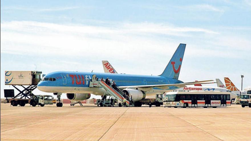 Imagen de archivo de un avión de la operadora TUI