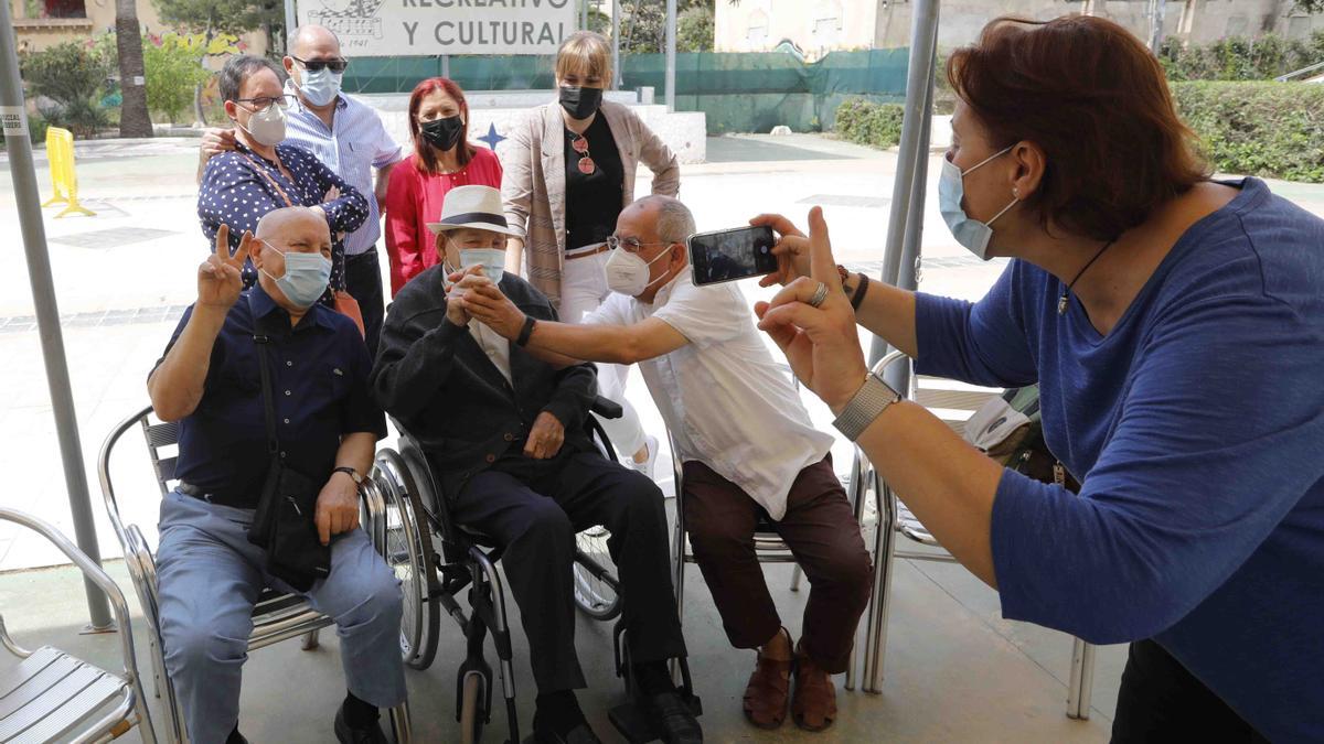 Sagunt rinde homenaje a sus mayores centenarios