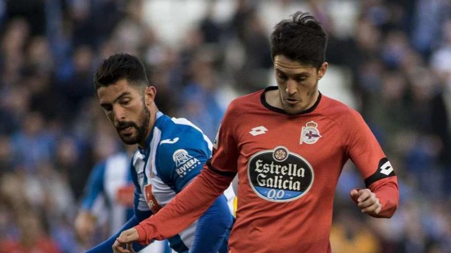 Luis Alberto conduce la pelota el sábado en el partido contra el Espanyol.