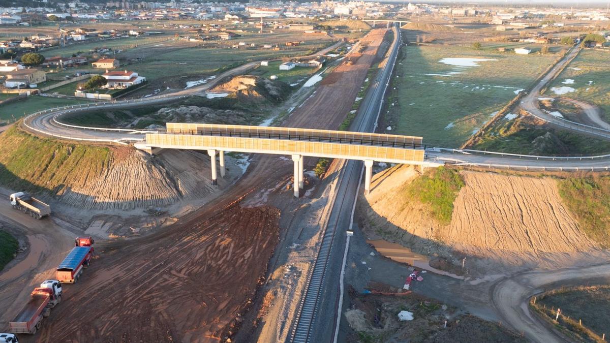 Creación de la Línea de Alta Velocidad Talayuela-Plasencia.