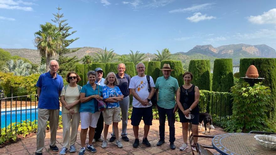 El alcalde de València, Joan Ribó, recorrió con unos amigos el jardín, que está próximo al Montgó