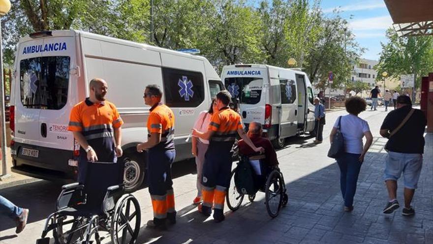 El SES prepara ya los pliegos del próximo contrato de ambulancias