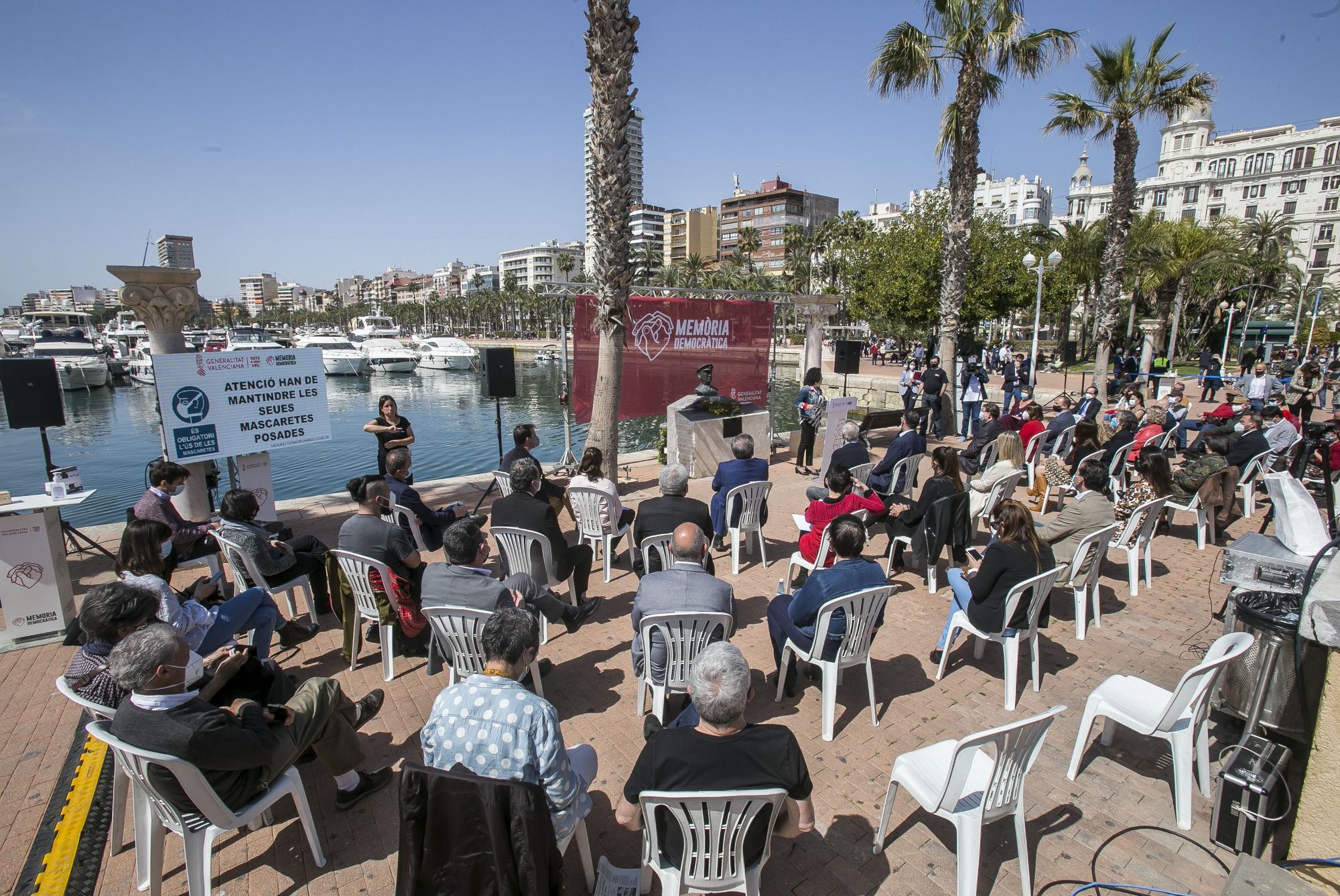 Homenaje a las víctimas de la Guerra Civil en el puerto de Alicante