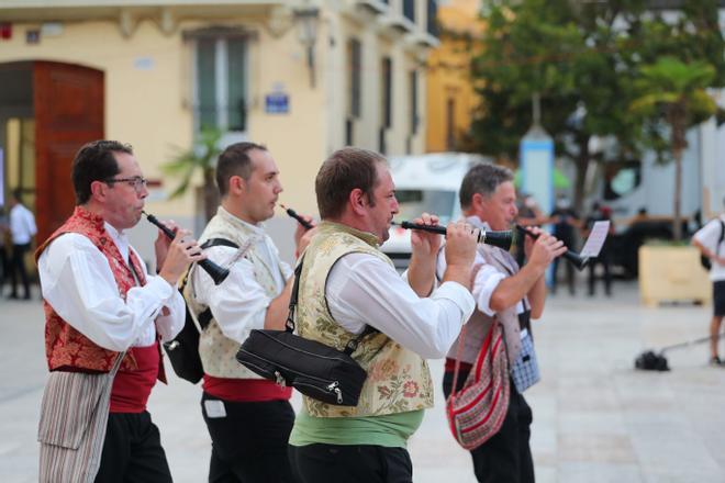 Búscate en el primer día de la ofrenda por la Calle Caballeros de las 20:00 a las 21:00
