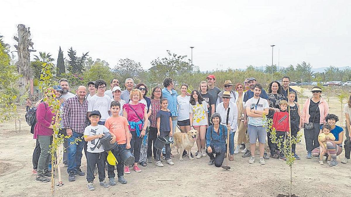 Cerca de 70 voluntarios participaron en los trabajos.