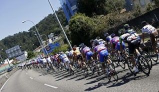 INICIO TERCERA ETAPA VUELTA CICLISTA