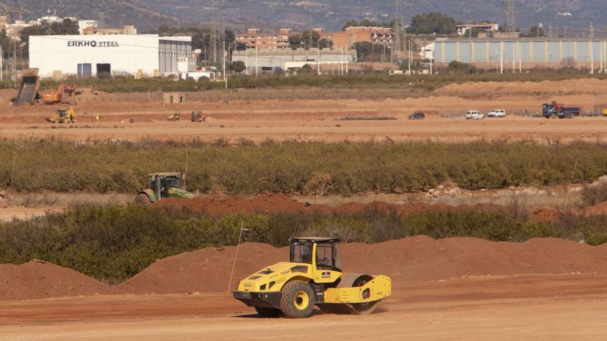 Trabajos de explanación de terrenos en Parc Sagunt II, en una imagen reciente.