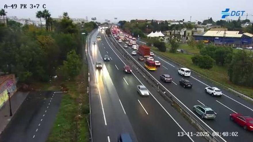Un accidente en la Pañoleta provoca retenciones kilométricas para entrar a Sevilla