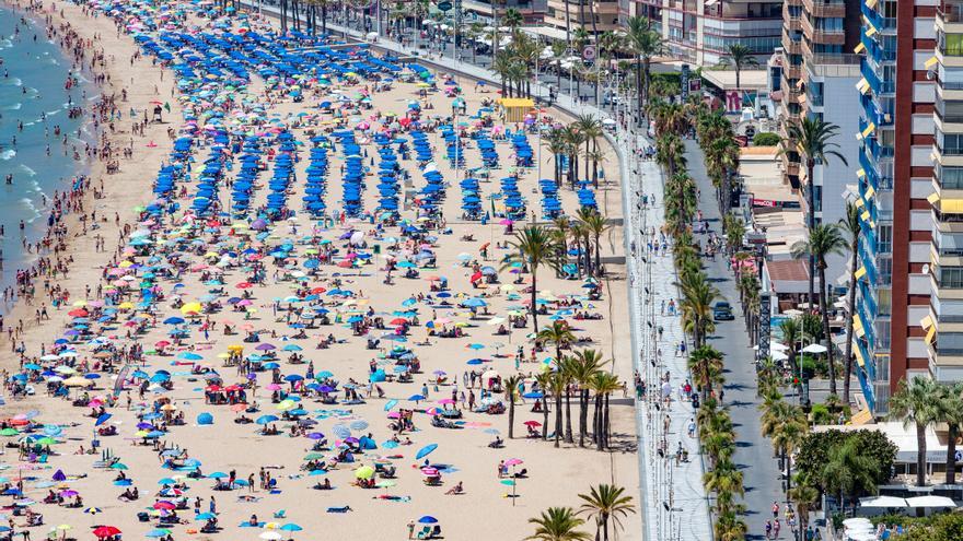 Hosbec constata que la ocupación hotelera de agosto en Benidorm alcanza niveles anteriores a la pandemia - Vimarsana News
