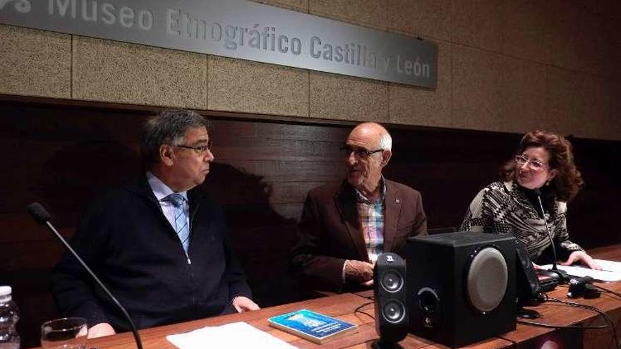 José Sierra, Miguel Manzano y Eva Belén Carro.