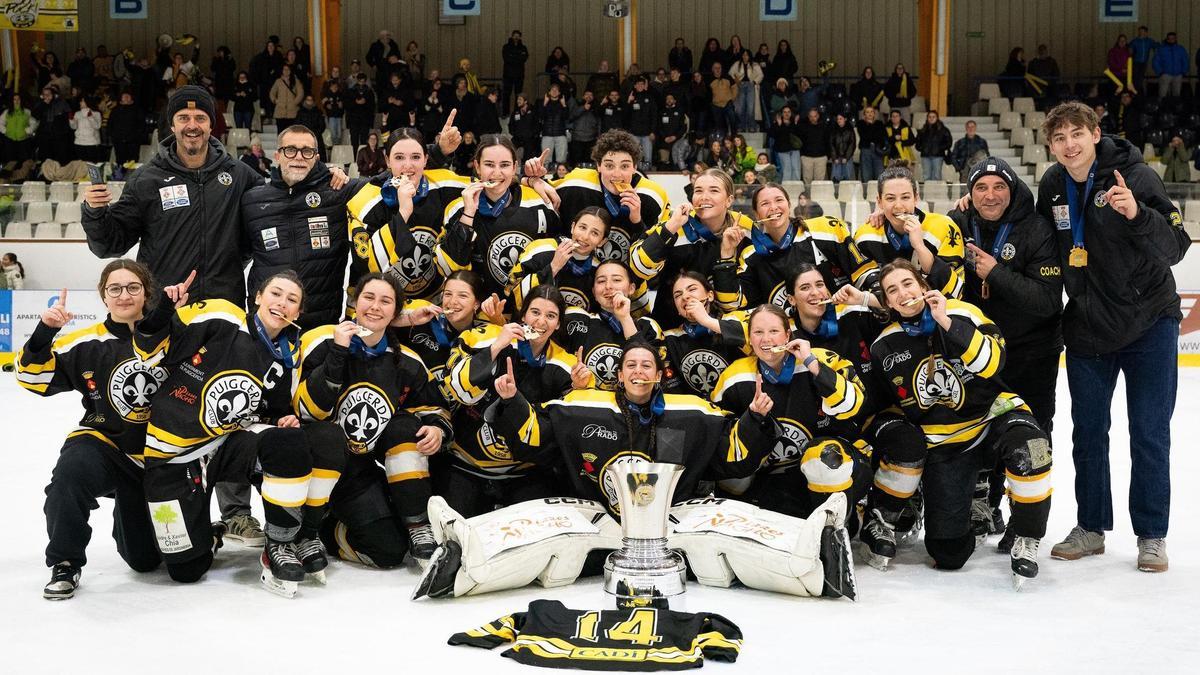 L'equip del CG Puigcerdà ha pogut celebrar el títol de lliga davant de la seva afició