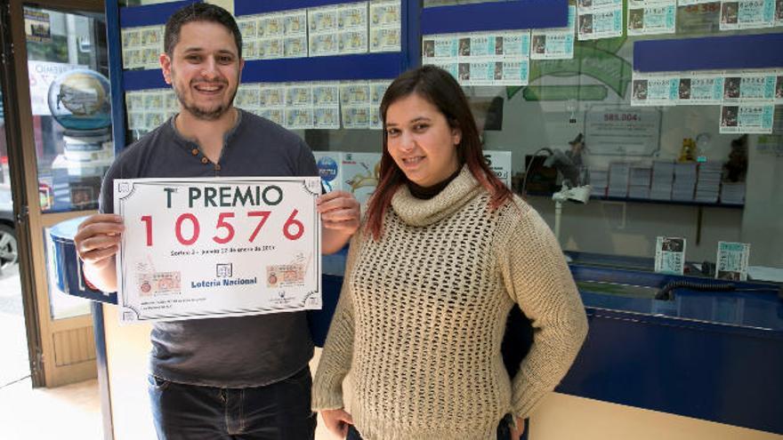 La Bola de Cristal reparte el primer premio de la Lotería Nacional