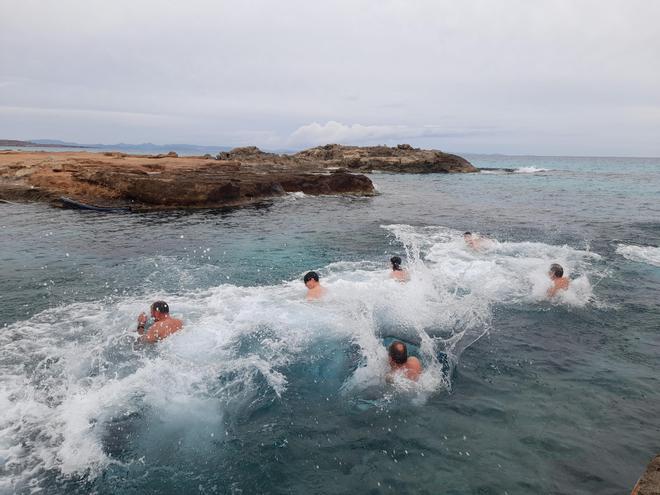 Primer baño del año en Formentera