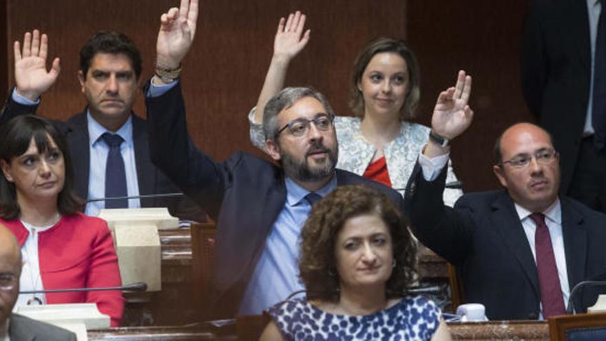 Pedro Antonio Sánchez, en el Pleno de la Asamblea regional.