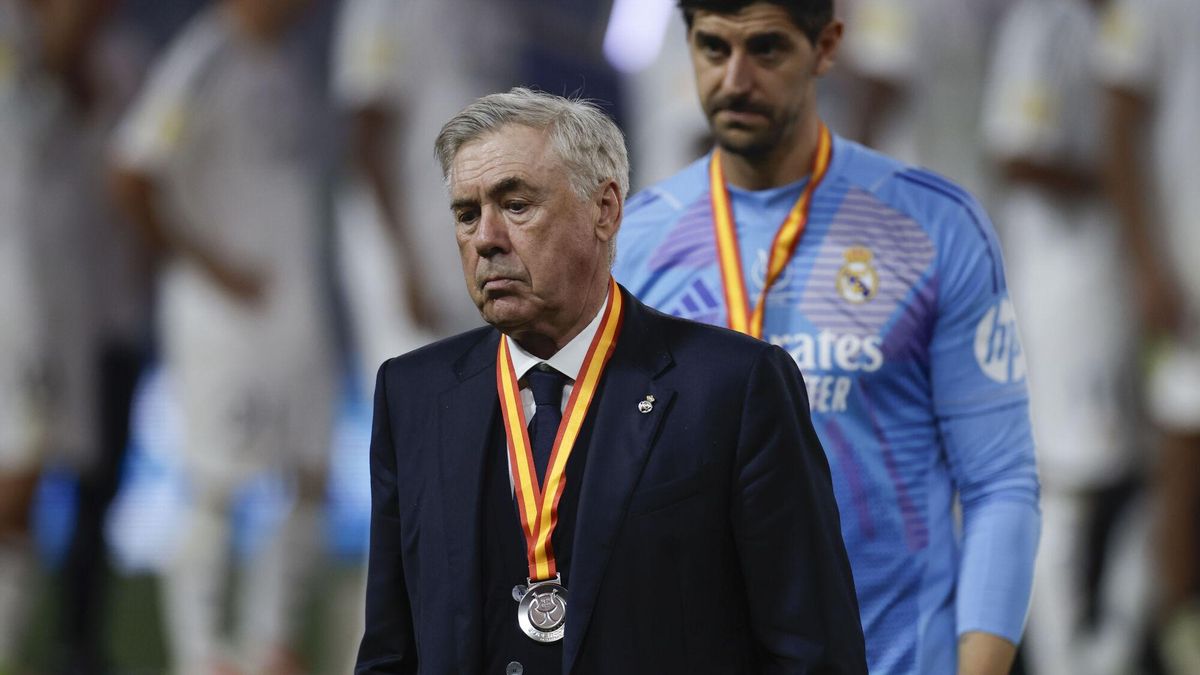 Carlo Ancelotti tras perder la final de la Supercopa de España entre el Real Madrid y el Barcelona, en Yeda, Arabia Saudí.