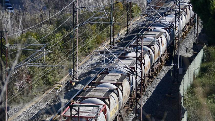 Les obres al túnel de Rubí faran que els trens de mercaderies tardin set hores per anar de Portbou a Can Tunis