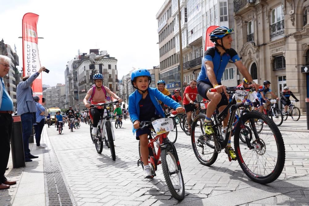 "A Pedaliña" pone a Vigo encima de la bici