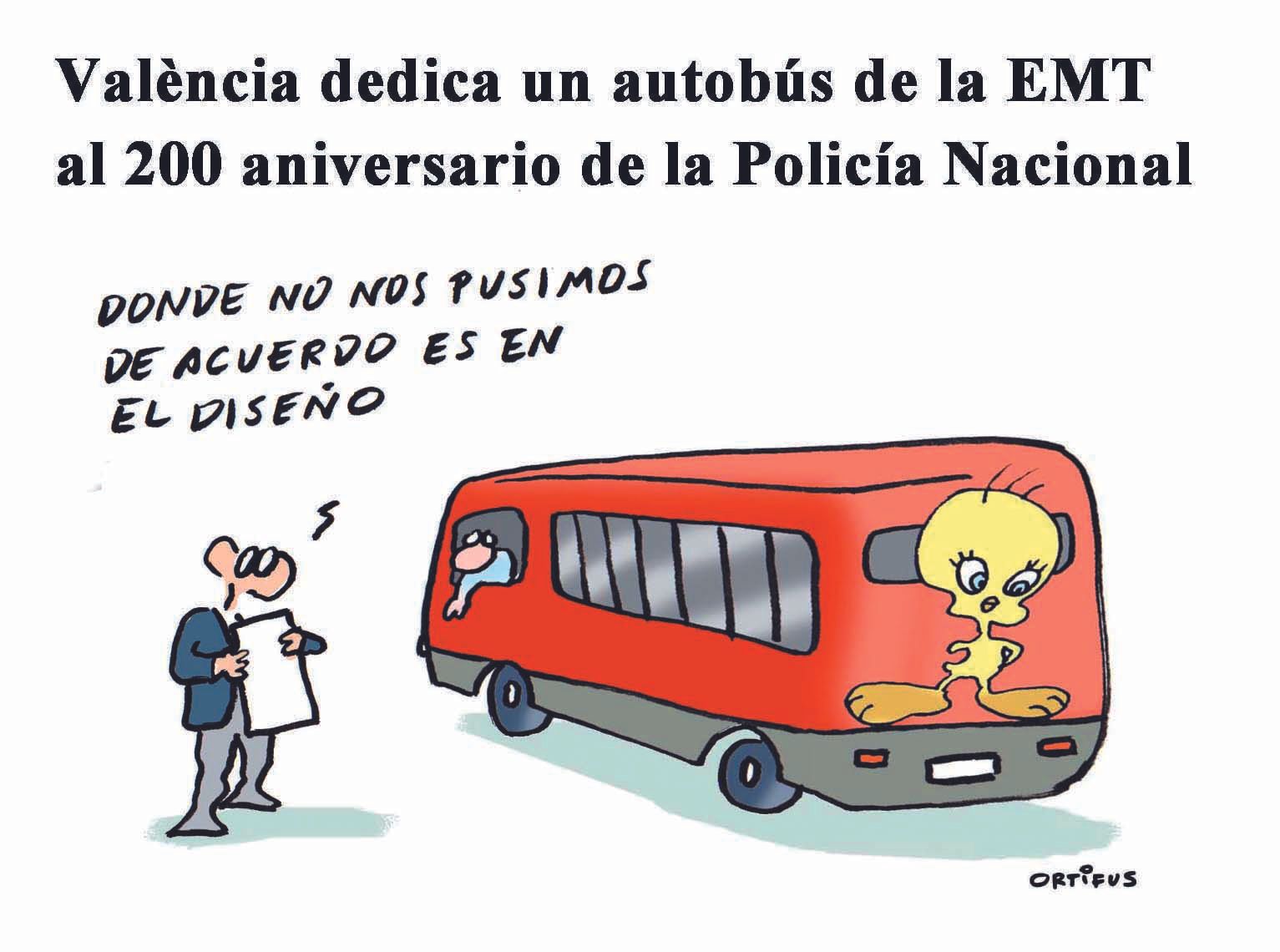 València dedica un autobús de la EMT al 200 aniversario de la Policía Nacional