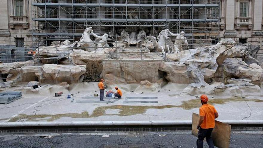 Roma lava la cara a la Fontana de Trevi con fondos privados