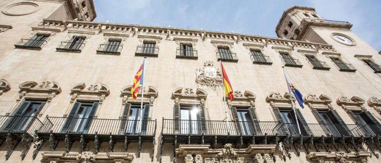 Fachada del Ayuntamiento de Alicante