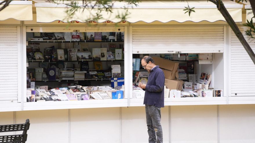 Feria del Libro de Sevilla en los Jardines de Murillo.